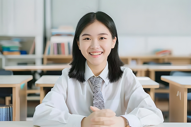 复读生进入大学以后,要填学生学籍卡,个人简历怎么填？