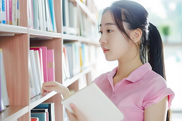 请问复读一年需要多少学费？